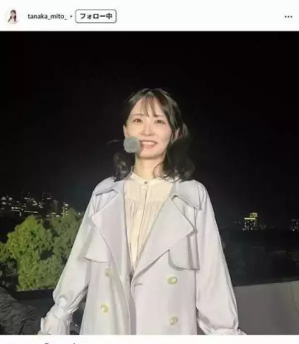 「アイドルが観戦しているかと」神宮ネット裏にNHKお天気お姉さんいる　TVと違う！オフはこんな感じなのか「テレビの時より魅力的」「見返り美人」「女神だ」