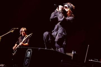 黒夢・清春「57歳最後」アラ還でも激熱！7000人熱狂ライブ　幸せの飛び火願う