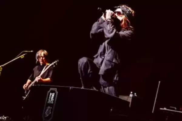 黒夢・清春「57歳最後」アラ還でも激熱！7000人熱狂ライブ　幸せの飛び火願う