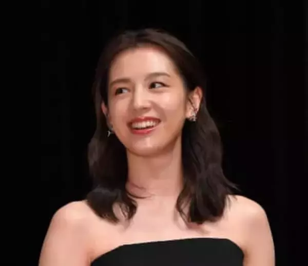 「道ですれ違ったら腰抜ける」反響の33歳女優　高級時計で引き算美！　23年結婚→24年独立＆改名