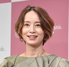 鈴木亜美は常に熱烈リクエスト！伝説的グループのリーダーとの共演　有田哲平「発言もぶっ飛んだことを言うじゃないですか？」