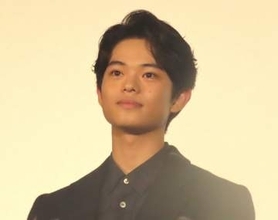 黒川想矢　韓国女優とのハグシーンは「すごいカチカチになっちゃって…」「ハグとかしたことがなく」