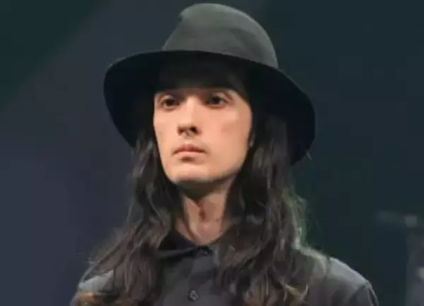 栗原類　バレエ姿すっげ…！90度開脚を公開「足がここまで上がりました」「脚長すぎ」「なんと綺麗な爪先の伸び！」