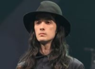 栗原類　バレエ姿すっげ…！90度開脚を公開「足がここまで上がりました」「脚長すぎ」「なんと綺麗な爪先の伸び！」