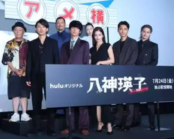 綺麗すぎて！黒木メイサ　座ってひざ揃えたスカート姿が、うわっ最強　鍛えてる！美しく引き締まる　久々イベントに現る