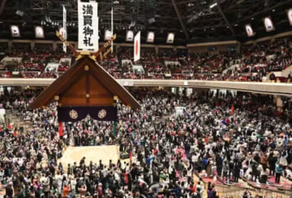 いたんですか！大相撲初場所に大物女優が夫婦でボックス席に「大いに楽しめました！」　五月場所も約束