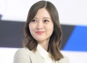 「妖精が現れたのか」「可愛い通り越して美しすぎる」白石麻衣　雪の札幌での冬コーデ、マフラーの巻き方も話題に