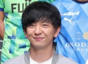 菅だけじゃなく尾形もセミロング！パンサー衝撃の「爆イケ」時代に反響　「バンドマンかと」「ガラケーの待ち受けでした」