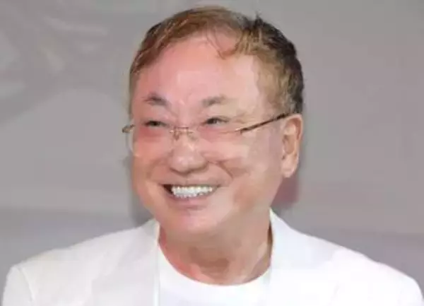 すげぇ2ショw「兄弟みたい」高須院長→駅で会った大物と記念自撮り　相手にビックリ「隣にいるのは」「大物保守論客同士」「最強の2人」