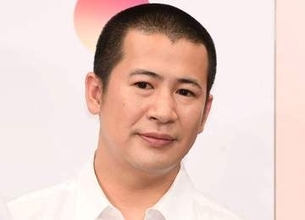 人気芸人が安心安定の女装姿　ネットも「かわいい」「良すぎる」…水10「ポリティカルパン」スタート