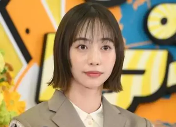 「早朝5時から可愛いって反則」人気女優のW杯観戦姿に騒然　代表ユニ着て喜怒哀楽全開「めっちゃかわいいめっちゃかわいい（2回言う）」「歯並び綺麗すぎる」