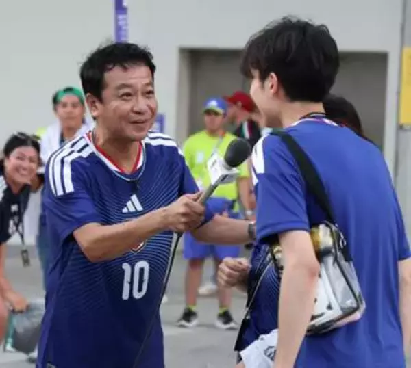 「シューイチ」途中退席→空港→W杯参戦の中山秀征　上級クラスで弾丸旅、現地で生リポ出演