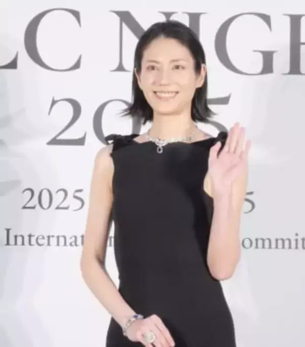 土曜の銀座が騒然「おおっー！」　松下奈緒　驚愕の美貌で突然現る　「銀座を歩いてても声かけずに」と司会の配慮に「全然声かけて」と笑顔