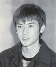 「え！出てたの？！」「久しぶりに見た！」「変わらずイケメン」夫役47歳俳優にネット騒然【横浜ネイバーズ】「やっぱカッコイイ！」「懐かし過ぎる！」