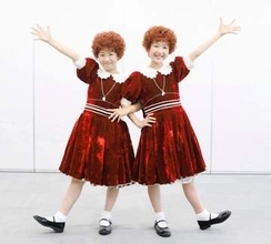 10歳下山夏永、念願のアニー役に「赤いドレスを着られて、もう死んでもいい」！？