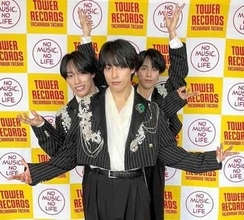 「一卵性三つ子パフォーマー」佐藤三兄弟　話題の“阿修羅ダンス”が進化！？第三形態“阿修羅マイケル”に　次男・颯人「いつか紅白、武道館で披露できたら」