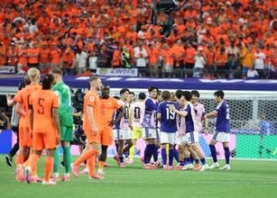 W杯日本初戦にエグい日本美女サポ現る！　海外から「Gorgeous♥」「Bravo!」「Kawaii♥」コメ殺到　代表ユニのダラス風コーデに「爆美女」「優勝」反響