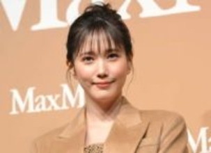 本田翼　長すぎる足にハイソックス　女優の凄い冬私服に衝撃「メロつく人続出でしょ」「かわいいの天才」