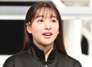 「寒さも吹き飛ぶ可愛さ！」桜井日奈子「赤ずきんちゃんみたい」な完全防寒姿がかわいすぎ！「こればっかり着てる」と明かす