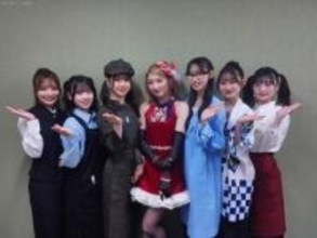 NMB48　人気店の制服コスプレで魅了