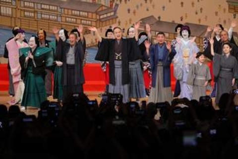 大阪松竹座が103年の歴史に幕　片岡仁左衛門「もう一度、道頓堀にやぐらが上がると確信している」
