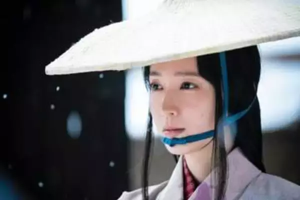 ええっ退場！？【豊臣兄弟】次回タイトルに騒然　まだ数秒しか登場してない大物俳優→突然の一挙退場「1話で終わり？」「無駄遣いの予感」「まさか鷹に餌やって終わり？」