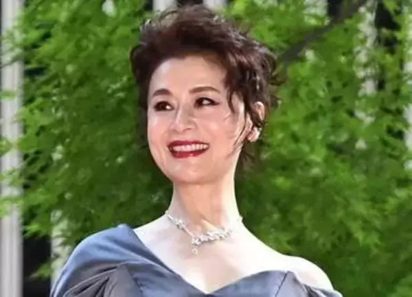 今度はPUNK女将！大地真央がモヒカンに　人気CMシリーズの衝撃オフショにファン「しばらく言葉を失いました」