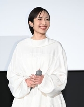 森田望智　イメージ激変の純白ドレス「こんなに変わるの！？」透明感エグっ　女性格闘家を熱演から雰囲気ガラリ