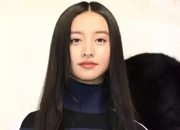 Koki，　飛行機旅も全身ルイ・ヴィトン「merci beaucoup」母・静香もヴィトンで移動「かわいい～」