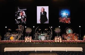 LUNA　SEA真矢さん　お別れの会に1000人　祭壇にドラム3台、懐かしの姿が