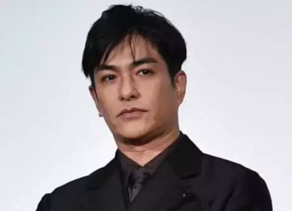 北村一輝「品川駅でまさかの自分だらけ。」　珍状況で自撮り「2026年もますます格好いい」