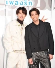 Snow　Man向井康二　アドリブだった！森崎ウィンとのキスシーン「あのつぶらな瞳がかわいかった」