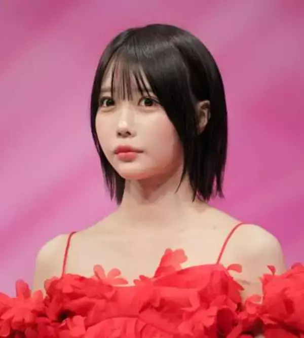 ドレスコードは「花」で会場華やか　あのちゃん深紅ドレス　井頭愛海は紫の花をあしらったワンピ「めっちゃ可愛いお衣装」