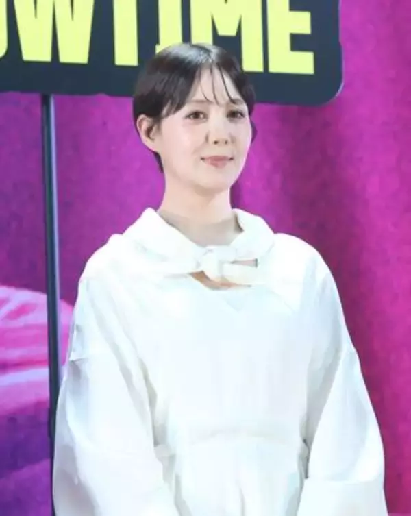 2か月前に第1子出産後、初公の場　34歳トリンドル玲奈の健在スタイルがさすが過ぎる　芦田愛菜らと美の共演　夫は年下俳優