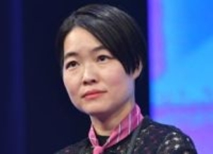 イモトアヤコ　実は超仲良しトップ女優と誕生日2ショに反響続々「永遠の友情」「ホンマにめで鯛」「可愛いケーキ」