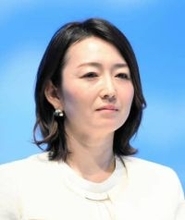 テレ東の看板女性アナ　10代の驚愕写真公開し意味深文章つづる「長いものに巻かれていくことも大事」