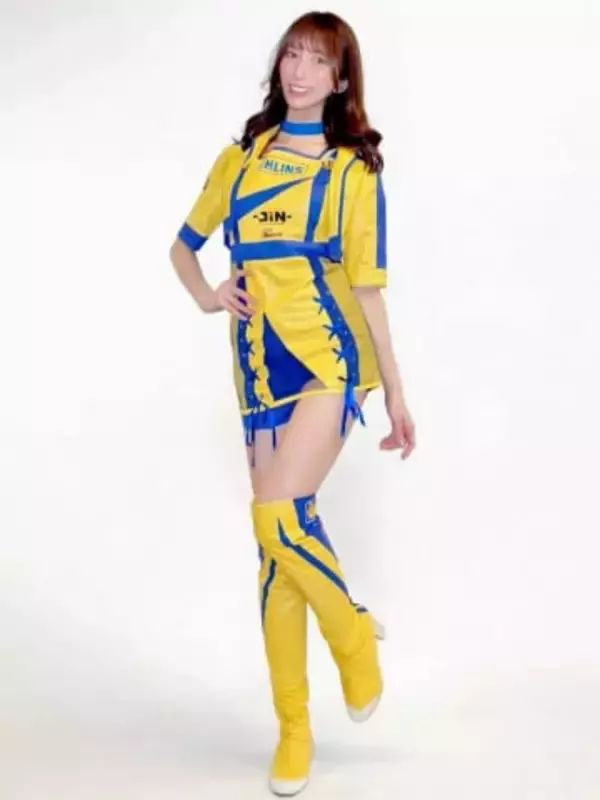 グラビアモデルの板野優花がS耐レースクイーンに就任「チームを盛り上げられるよう頑張ります」