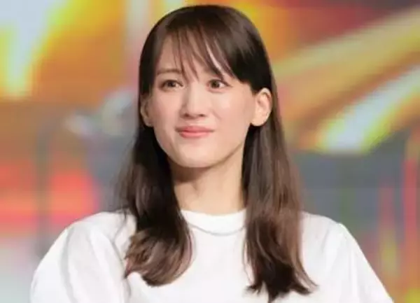 「綾瀬はるかが2人おる」「やっぱり似てる」26歳女優TV共演にSNS沸く「顔のタイプが似てる2人が共演してる」綾瀬に憧れ芸能界に