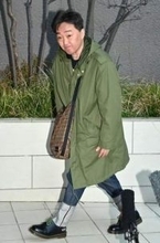 スピードワゴン小沢が活動再開後、初めて報道陣の前に　何度も頭を下げる姿を見せる「また漫才でやっていくので」　23年に文春砲食らう