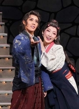 月組スター風間柚乃主演「稲妻開化譚」開幕　芝居巧者ぶり光る