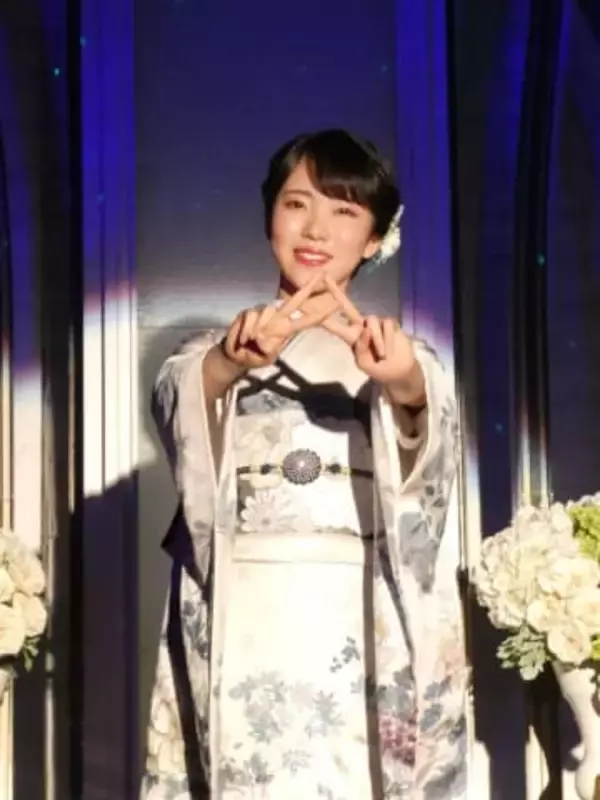 梅谷心愛、結婚式場で新曲披露、バージンロードは1人で歩き「隣寂しかった」「歩き方を忘れる緊張感」