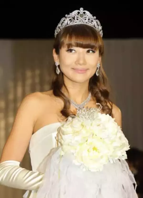 海近セレブ豪邸が話題の元アイドル48歳　体重公開「これほど自由に食べて体重減るなんて」162cm、週1ピラティスと