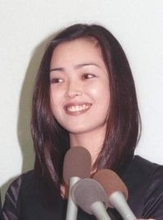 米国人弁護士と再婚→LA在住女優56歳　挙式から20年を報告「いろんなことがありました」スケバン刑事仲間も祝福