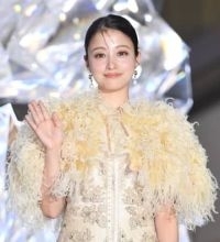 透明感スゴすぎる！橋本環奈　煌めくドレスで登場　輝きを保つには「何事も楽しむこと」