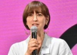 絶対にバレてはいけない結婚式準備　政治家と結婚の有名キャスター、友人が影武者となって全て準備もしゃしゃり出すぎてバレる