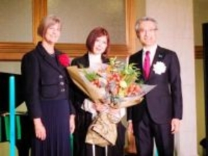 絢香　重要文化財で生歌を披露し感動「コンサートホールのような響き」　英国大使も称賛「素晴らしいお声」