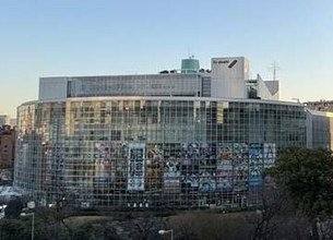 大物コンビの漫才中に舞台裏で喫煙…ブレーク芸人の若手時代がヤバ…！