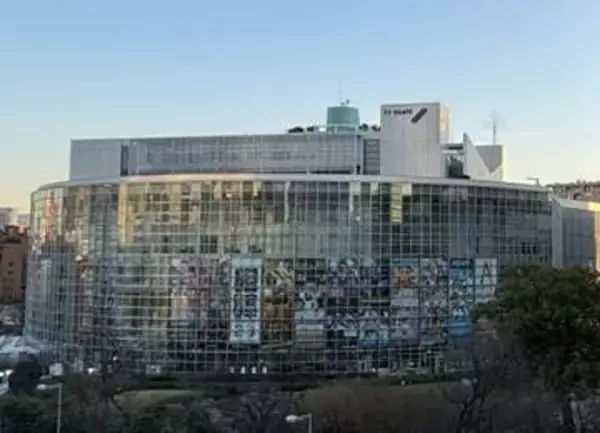 玉川徹氏、トークショーで手作りうちわが20本「60歳過ぎてアイドルの気持ち…最高です」と大喜び