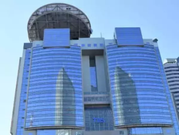 ネット騒然「強すぎるw」「ほぼ1人で100万円w」【イロモネア】一撃クリア連発の無双勝利に衝撃「ワロタ」「天才」「やっぱすげえ」　相方見学「見ててね～」