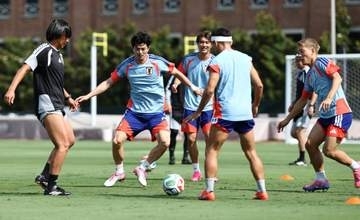 W杯現地に闘魂ハチマキのフジ美女アナ現る！　実はTOEIC970点、スペイン語など4カ国語ペラペラ、南米生まれの才媛